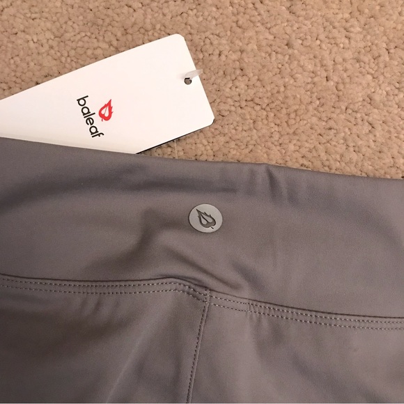 Baleaf Yoga Workout Capri Pants NEW Womens Size Small Dark Grey Deep Pockets - Picture 9 of 11